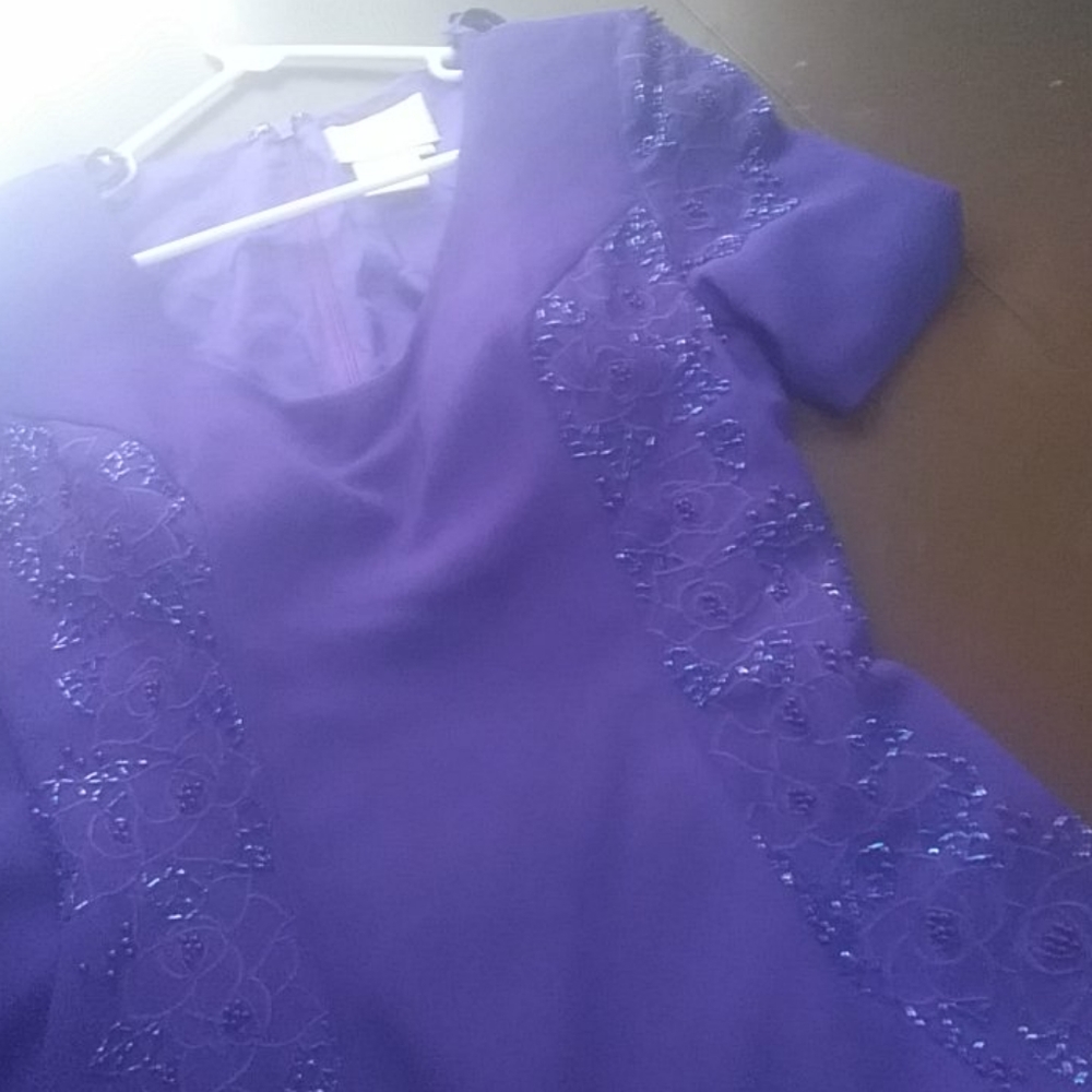 Dress - Picture 5 of 5
